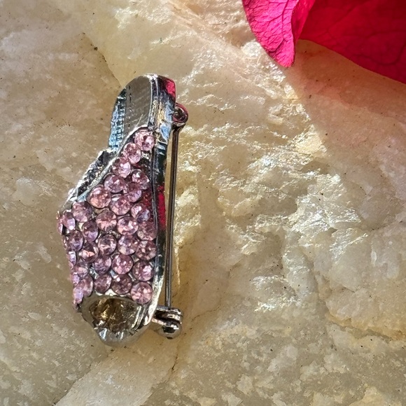 An Adorable Pink Rhinestones Sandal Brooch - Picture 8 of 12